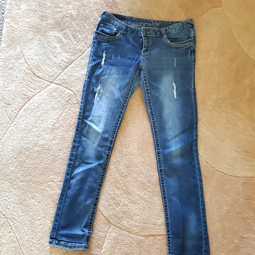 Distressed skinny jeans